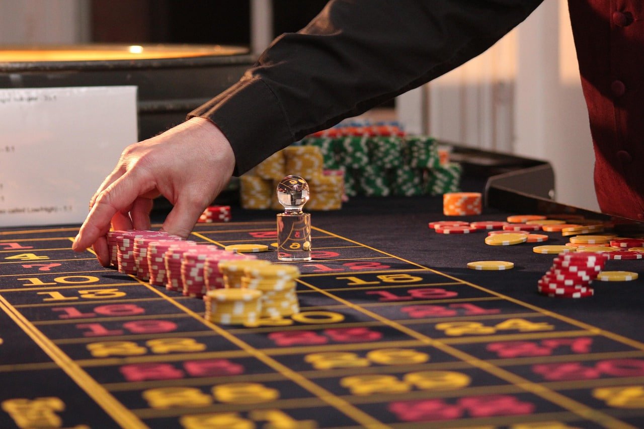 f777 mobile app interface showing live-dealer blackjack table